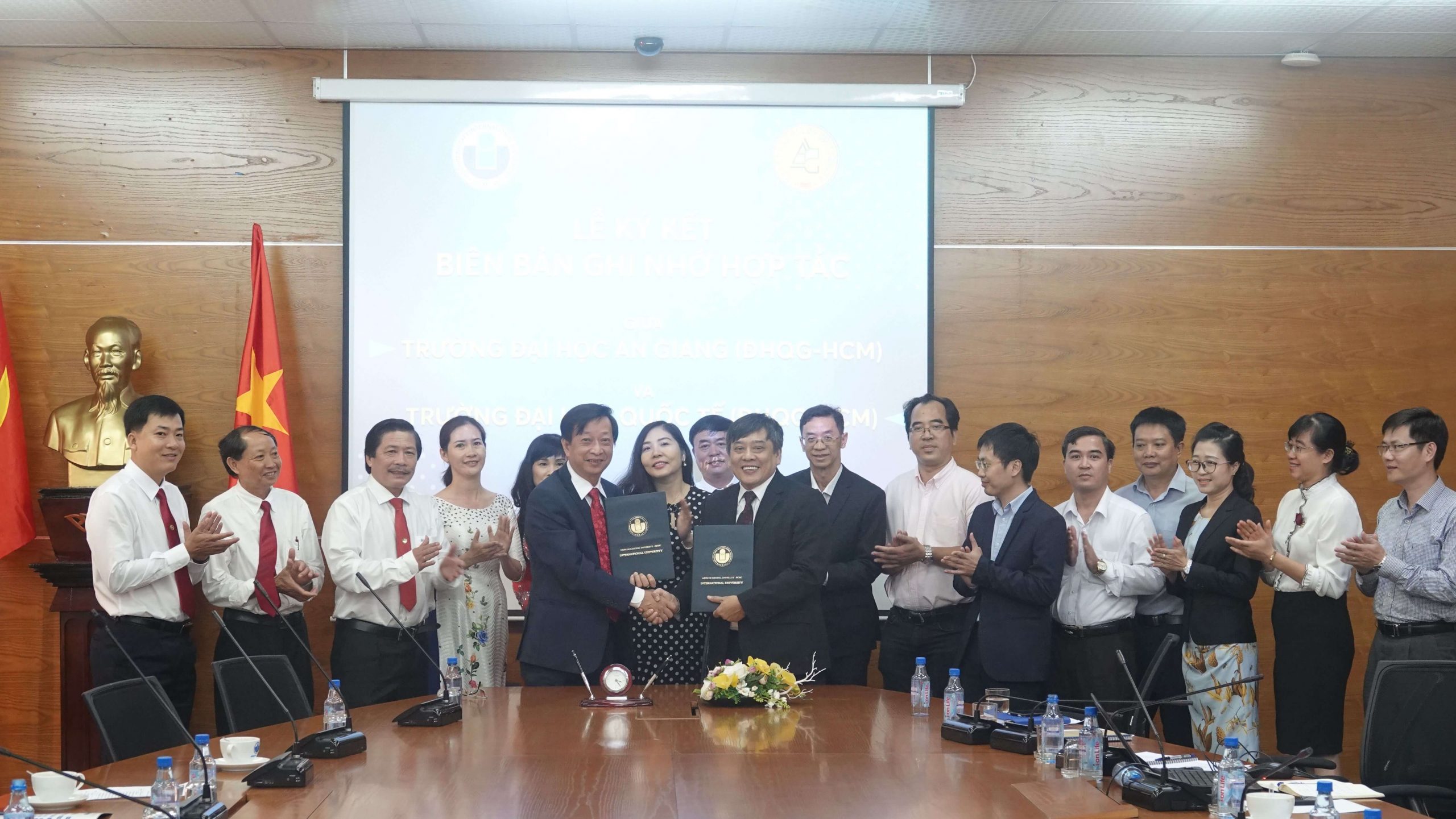 INTERNATIONAL UNIVERSITY SIGNED A COOPERATION AGREEMENT WITH AN GIANG UNIVERSITY