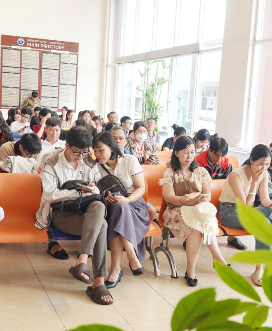TRƯỜNG ĐHQT CHÀO ĐÓN TÂN SINH VIÊN K25 ĐẾN NHẬP HỌC
