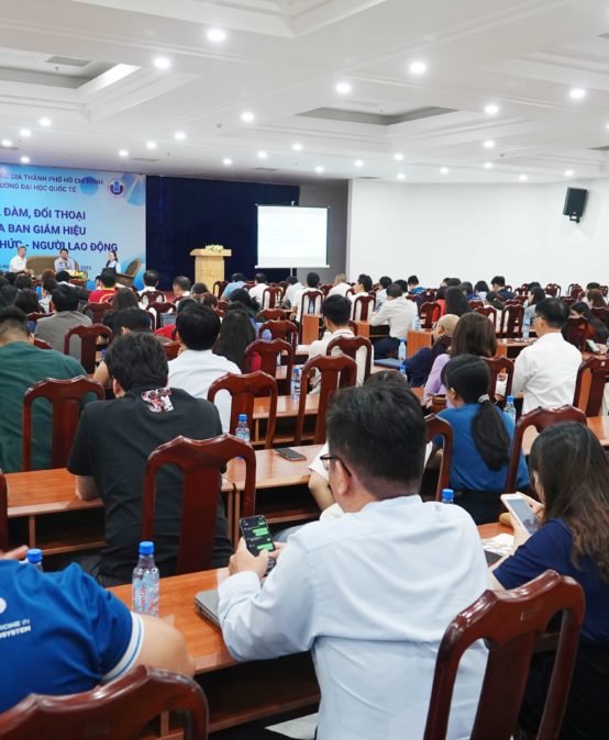 TỌA ĐÀM, ĐỐI THOẠI GIỮA BAN GIÁM HIỆU VÀ VIÊN CHỨC, NGƯỜI LAO ĐỘNG CỦA TRƯỜNG ĐH QUỐC TẾ ĐEM LẠI  NHIỀU HY VỌNG MỚI