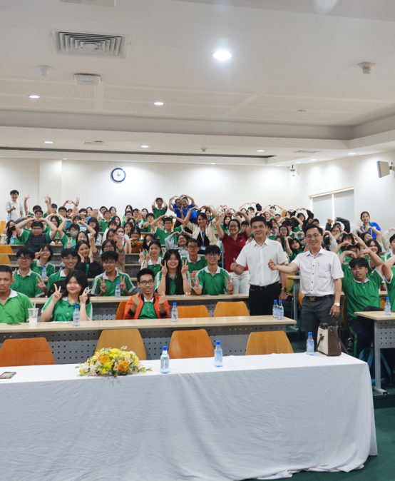 TẬN DỤNG AI ĐỂ BIẾN CÔNG NGHỆ TRỞ THÀNH NỀN TẢNG HỌC TẬP TÍCH CỰC TẬN DỤNG AI ĐỂ BIẾN CÔNG NGHỆ TRỞ THÀNH NỀN TẢNG HỌC TẬP TÍCH CỰC