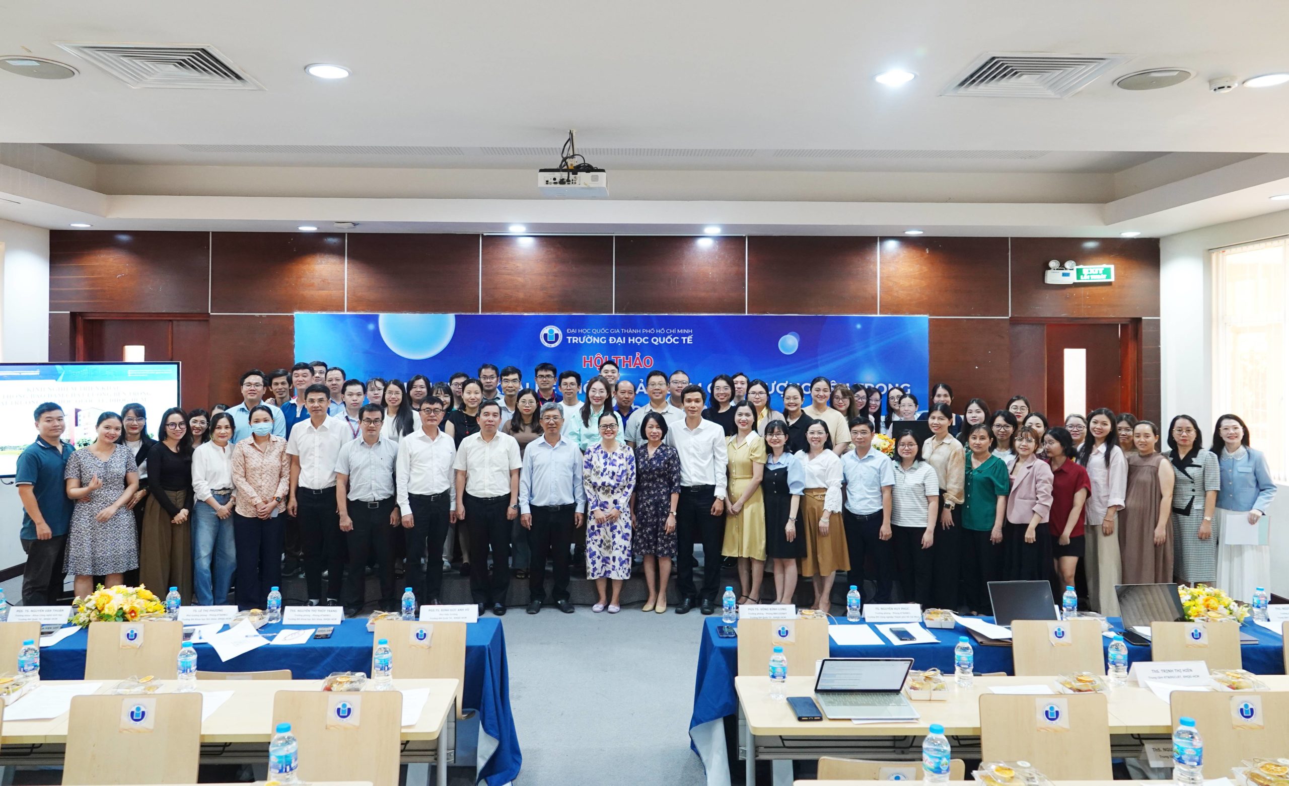 TRƯỜNG ĐẠI HỌC QUỐC TẾ TỔ CHỨC HỘI THẢO “KINH NGHIỆM TRIỂN KHAI HỆ THỐNG BẢO ĐẢM CHẤT LƯỢNG BÊN TRONG TẠI CÁC CƠ SỞ GIÁO DỤC ĐẠI HỌC” TRƯỜNG ĐẠI HỌC QUỐC TẾ TỔ CHỨC HỘI THẢO “KINH NGHIỆM TRIỂN KHAI HỆ THỐNG BẢO ĐẢM CHẤT LƯỢNG BÊN TRONG TẠI CÁC CƠ SỞ GIÁO DỤC ĐẠI HỌC”