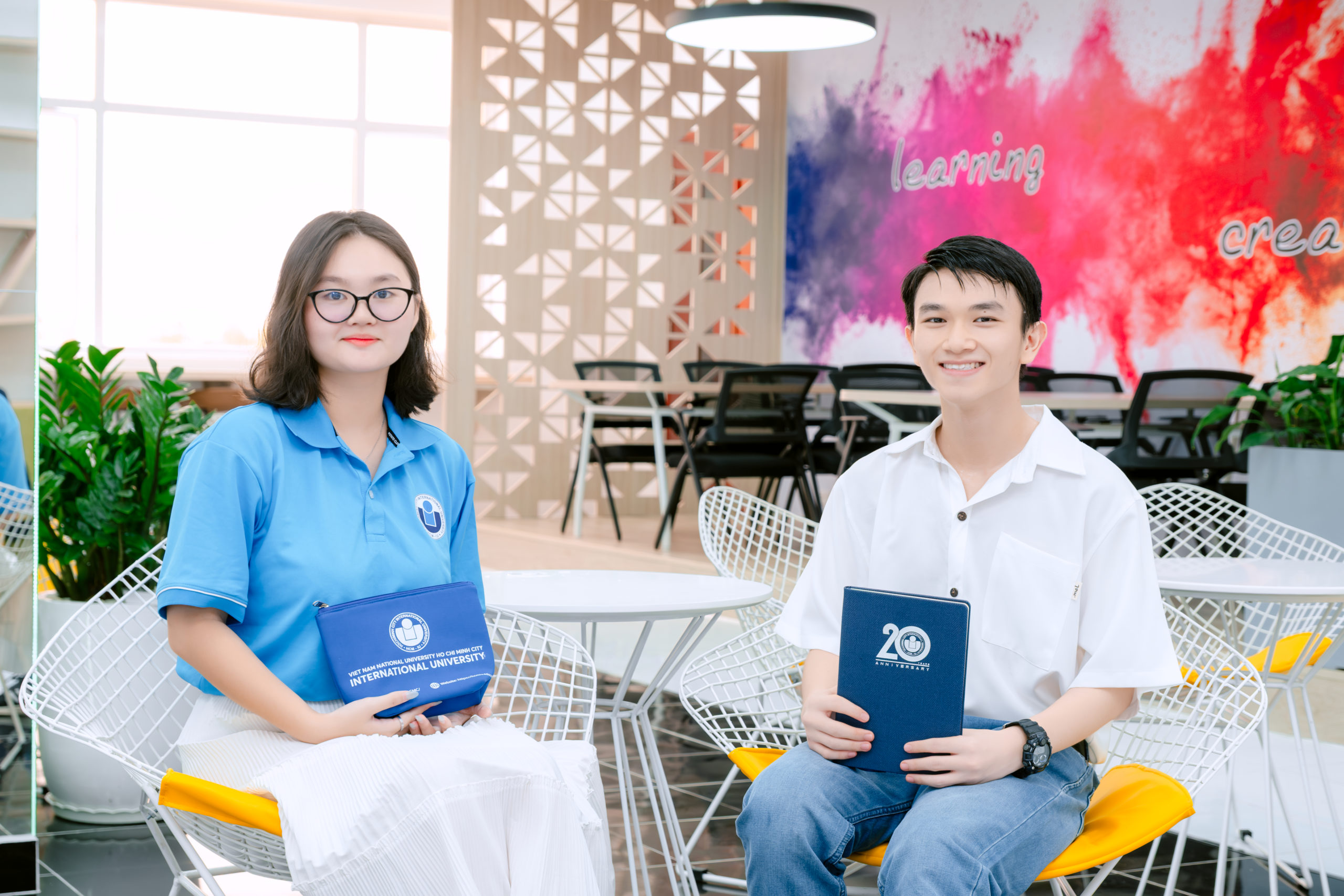 GẶP GỠ 2 THỦ KHOA TUYỂN SINH NĂM 2025: TRAI TÀI – GÁI GIỎI CỦA IU: “LÀ THẾ HỆ CỢT NHẢ NHƯNG VẪN RẤT TINH TẾ”