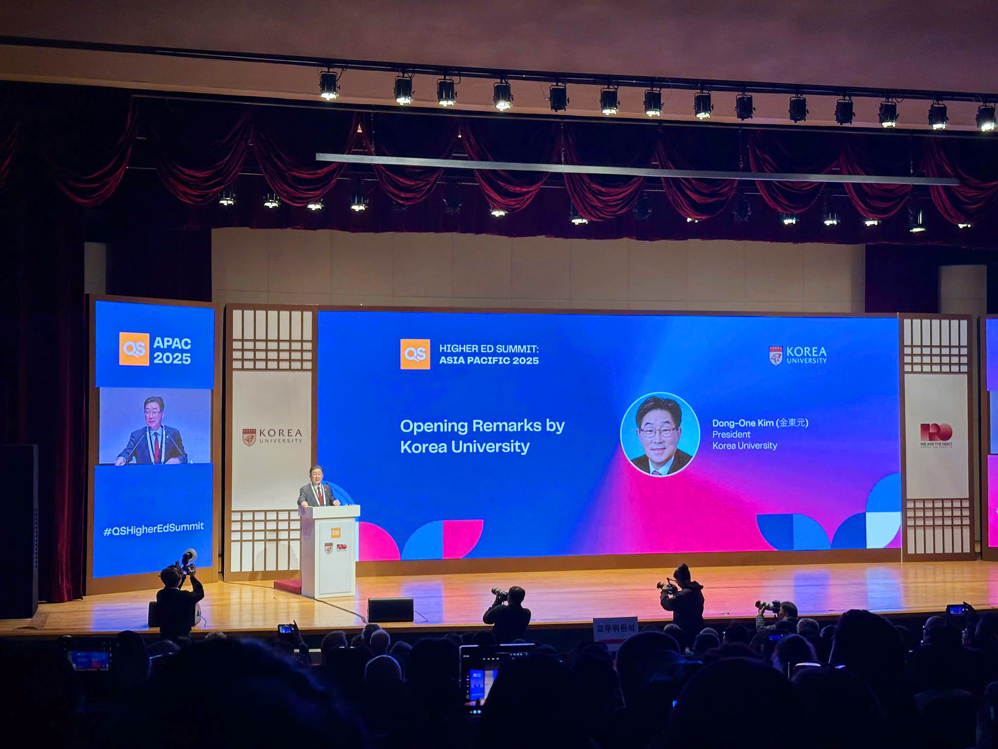 TRƯỜNG ĐẠI HỌC QUỐC TẾ THAM DỰ HỘI NGHỊ THƯỢNG ĐỈNH GIÁO DỤC QS CHÂU Á – THÁI BÌNH DƯƠNG 2025